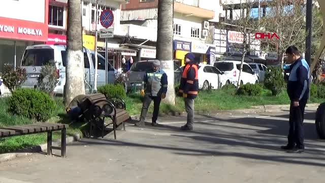 GAZİANTEP İslahiye'de koronavirüs tedbirleri kapsamında banklar kaldırıldı