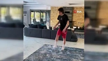 Futbolcuların tuvalet kağıdıyla yaptığı şovlar