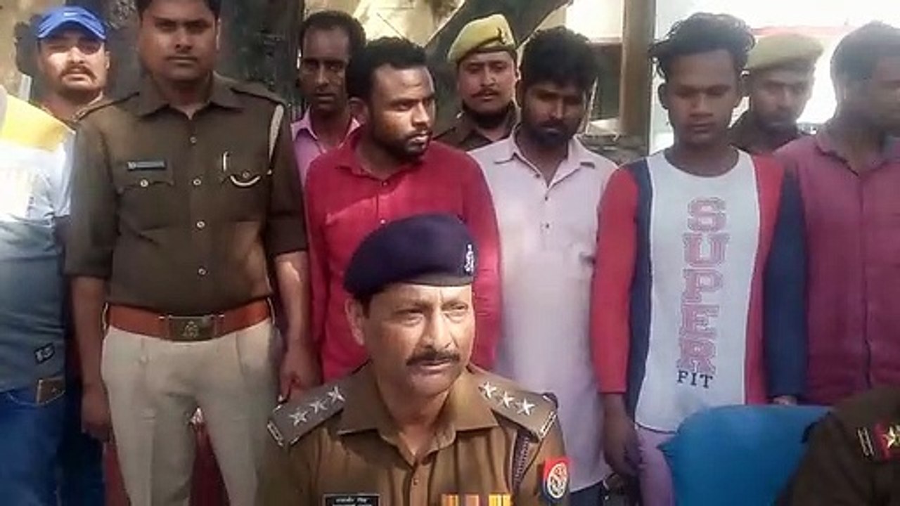 प्रयागराज:- नकली व्हाइट सीमेंट कारखाना का भंडाफोड़,