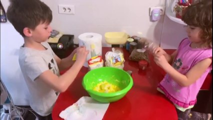 #StamAcasa facem cornulete cu gem si nuca