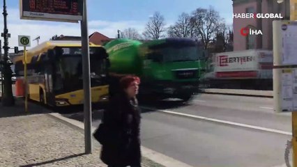 Almanya pazartesi gününe odaklandı: Sokağa çıkma yasağı ilan edilebilir