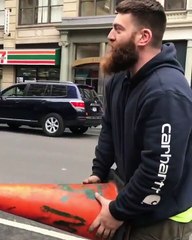 Du basket avec des plots de chantier