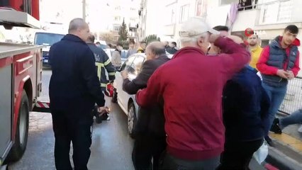 Yangında patlayan itfaiye hortumu 2 kişiyi yaraladı