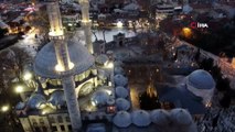 Miraç Kandili’nde korona virüs tedbirleri kapsamında kapatılan Çamlıca Camii havadan görüntülendi