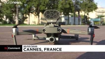 Die freundliche Polizeidrohne bittet um ihre Aufmerksamkeit