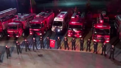 İtfaiyecilerden sağlıkçılara "alkışlı ve sirenli" destek