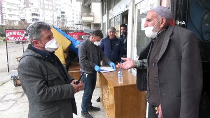 Polisi arayan yaşlı adam dolandırılmaktan kurtuldu