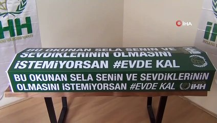 İHH tabutla çağrı yaptı: 'Lütfen evde kalın'