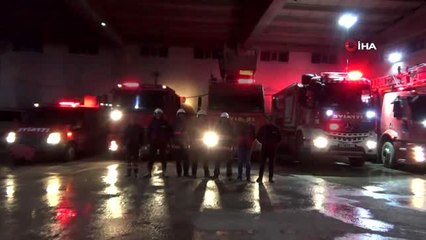 Yüksekova'daki itfaiyecilerden sağlık çalışanlarına sirenli, alkışlı destek