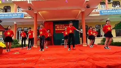 NHẢY Việt NAM NHỮNG CHUYẾN ĐI (Vicky Nhung) - LỚP 7B