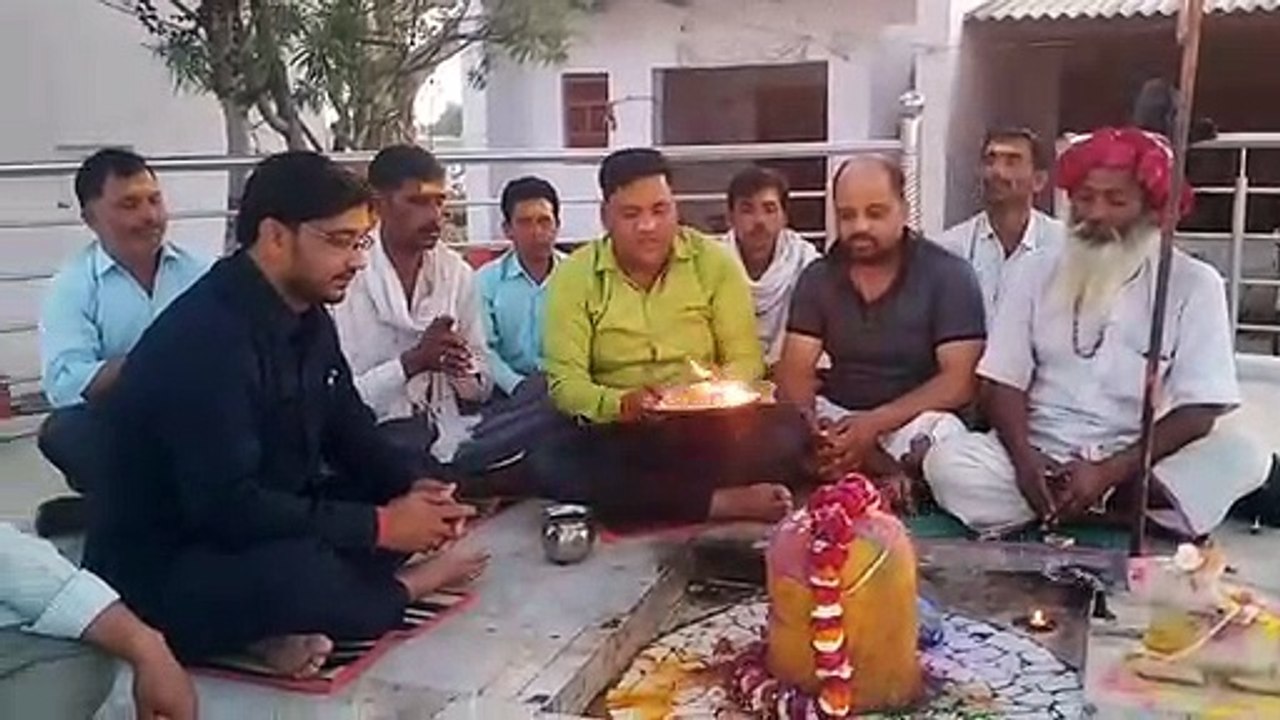 मथुरा: भगवान भोलेनाथ से हवन यज्ञ कर की गई कोरोन...