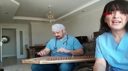 Doktor çiftten koronavirüse karşı şarkılı 'evden çıkmayın' uyarısı