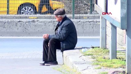 SULTANGAZİ'DE BAZI YAŞLILAR YASAĞA UYMADI
