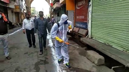 मथुरा: शहर में सड़कों को किया गया सेनिटाइज