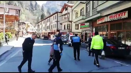 Koronavirüs önlemleri kapsamında sokağa çıkan yaşlılar uyarıldı - RİZE