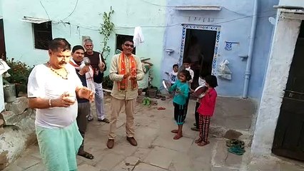 कोरोना नै धुत्कारो, घरां बैठ निभावो भाईचारो: 5 बजते ही कोरोना के कर्मवीरों के लिए थालियों और तालियों की आवाज से गूंज उठा प्रदेश