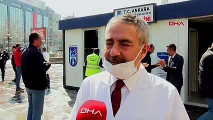 Kızılay Meydanı’na kurulan sağlık kabininde ateş ve tansiyon ölçülüyor