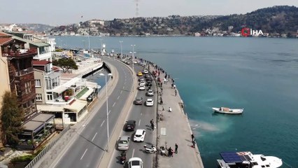 İstanbullular boğaza akın etti... Arnavutköy Sahili'nde trafik yoğunluğu havadan görüntülendi