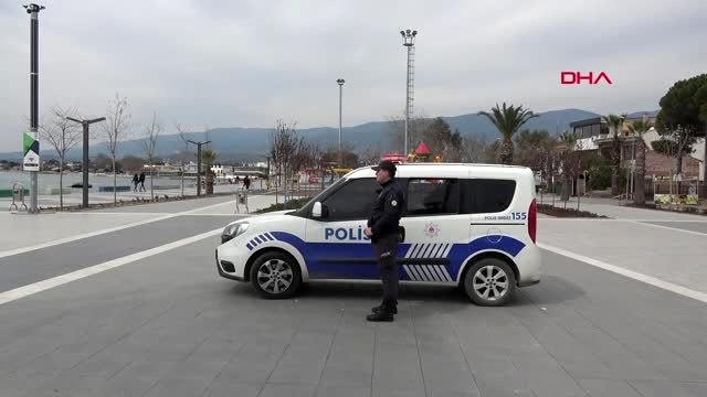 BALIKESİR Edremit'te polis, 65 yaş üstü kişiler için alışveriş yaptı