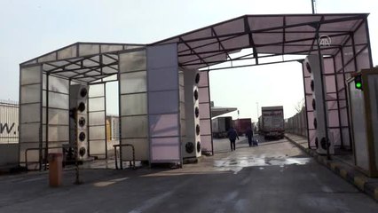 Edirne'ye kara yoluyla gelen şoför ve yolcuların ateşi ölçülüyor