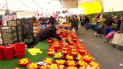 Vatandaşlara "Zaruri olmadıkça dışarı çıkmayın" uyarısı (Semt pazarı)