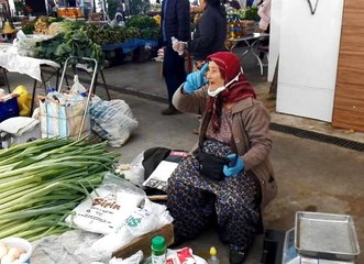 Sokağa çıkma yasağına uymayan yaşlı Cevriye Nine: Ben aslında 61 yaşındayım dedem büyük yazdırmış
