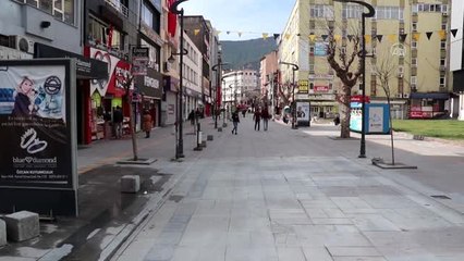 Sokağa çıkan 65 yaş üstü vatandaşlar uyarılarak evlerine gönderildi