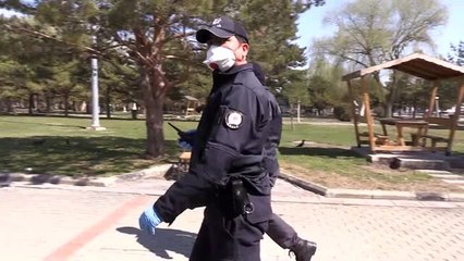 Sokağa çıkan 65 yaş ve üstü vatandaşlar evlerine gönderildi