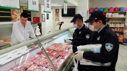 Akhisar Belediyesi 65 yaş üstü vatandaşların alışverişini yapıyor