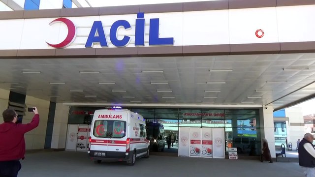 Baş ağrısı şikayetiyle geldiği hastanede doktora saldırdı