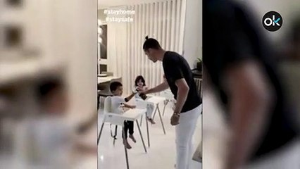 Así enseña Cristiano a sus hijos a lavsarse las manos