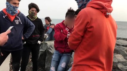 Avcılar'da gençlerin kavgasında kan aktı: 1 yaralı