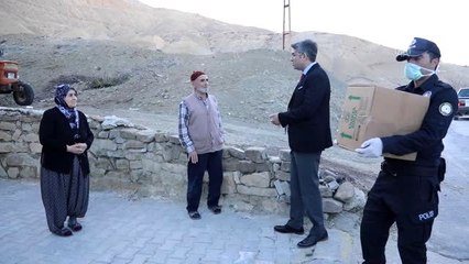 Malatya'da "Vefa Sosyal Destek Grubu" ekipleri yaşlıların taleplerini karşılıyor