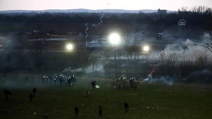 Yunanistan, sınırında top oynayan sığınmacılara dahi tahammül edemedi