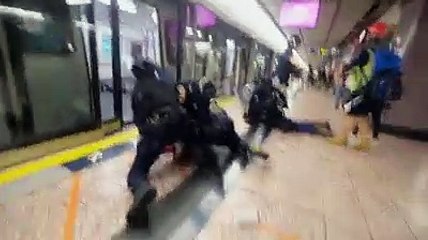 corona virus ke liye Chinese logo par zulm