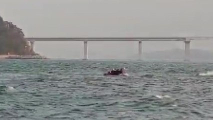 경남 거제 바다서 어선 전복...선장 숨져 / YTN