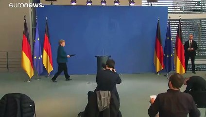 Download Video: Angela Merkel, en cuarentena tras estar en contacto con una persona contagiada con coronavirus