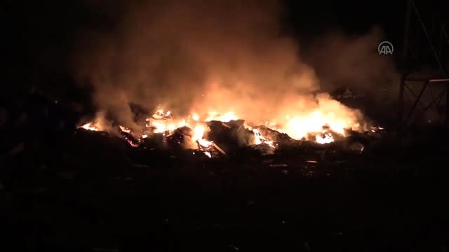 Antalya'da çöplük alanda yangın