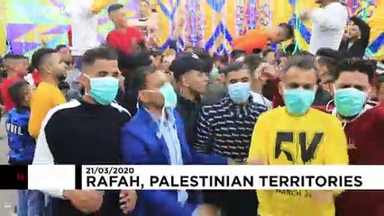 رقص فلسطینی‌ها با ماسک یک روز پیش از ممنوعیت برگزاری مجالس جمعی