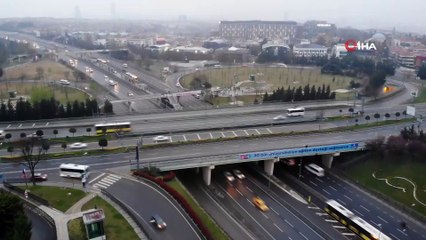 Pazartesi Günü Boş Kalan İstanbul Trafiği Havadan Görüntülendi