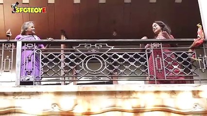 Anupam Kher Cheers For Heroes From His Balcony | Janta Curfew