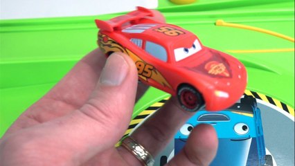 Download Video: Learn Colors with Disney Cars Color Changing Vehicles Lightning McQueen and Mater-