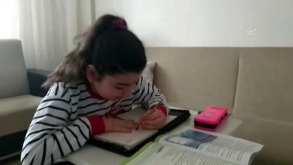 Öğrenciler "uzaktan eğitim"le ders başı yaptı