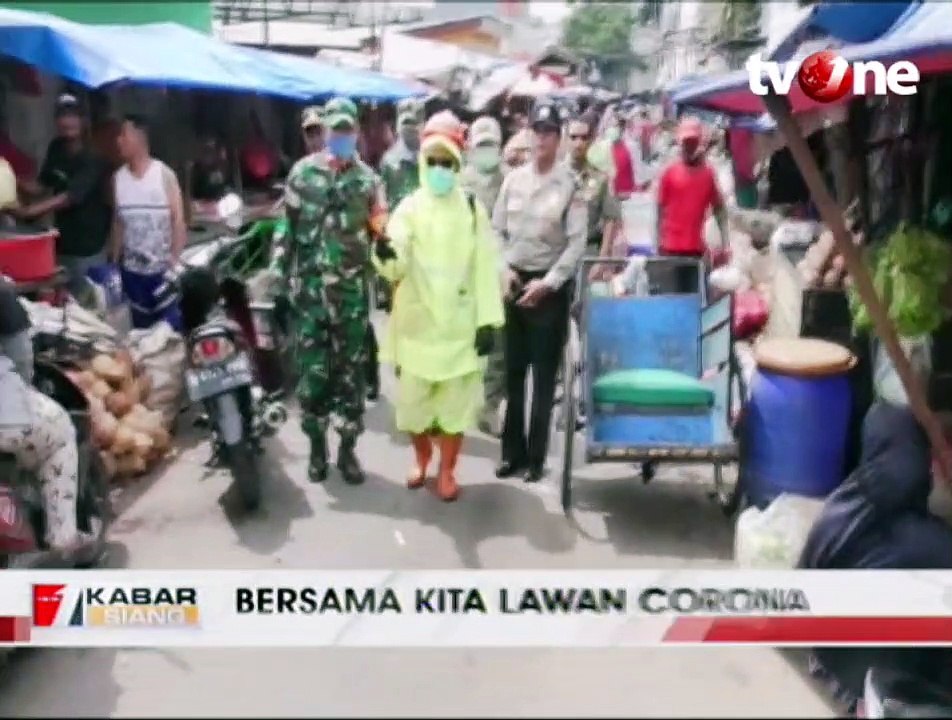 Cegah Penyebaran Corona, Pasar Gembrong Disemprot