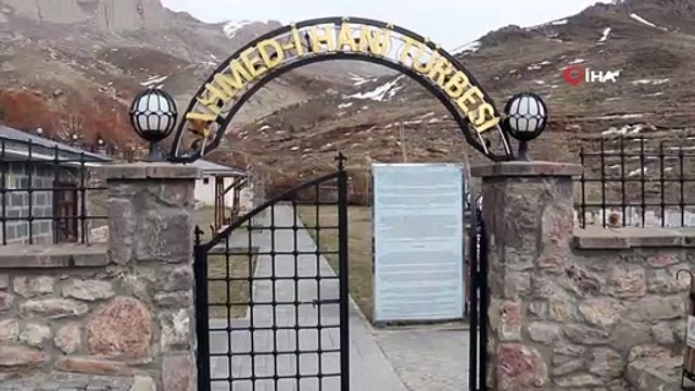 Korona virüs nedeniyle kapatılan Ahmed-i Hani Türbesi sessizliğe büründü