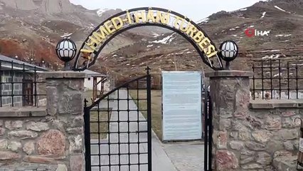 Korona virüs nedeniyle kapatılan Ahmed-i Hani Türbesi sessizliğe büründü