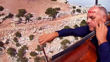 Yüzlerce metre yükseklikte inanılmaz konser