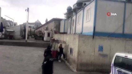 Taksim'de hastaneden kaçan korona virüs şüphelisi genç kız, polisi alarma geçirdi