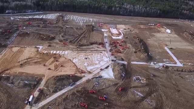 Près de Moscou, des ouvriers travaillent jour et nuit pour bâtir un hôpital à la chinoise