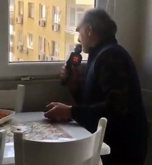 65 yaş üstü ve evden manzaralar